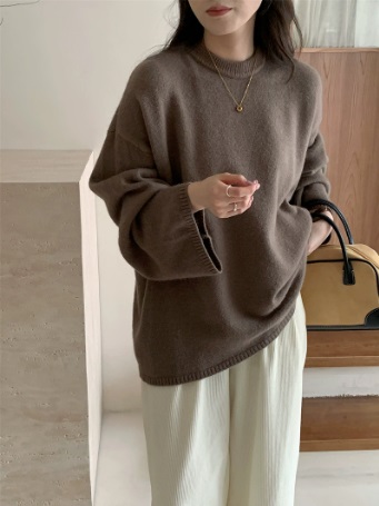 Свободный женский свитер