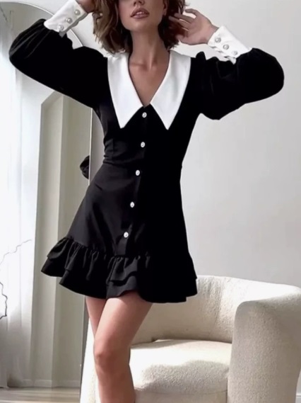 Элегантное черное платье с белым воротником