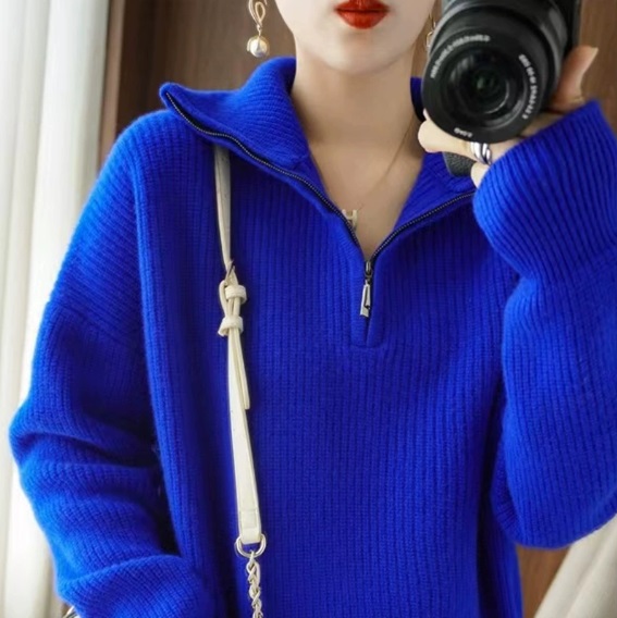 Свитер женский оверсайз с горлышком на молнии