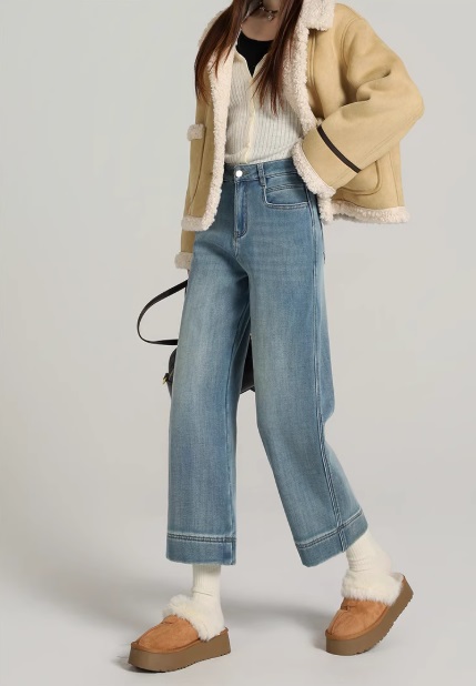 Джинсы прямые широкие укороченные