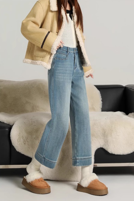 Джинсы прямые широкие укороченные