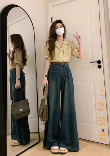 Широкие джинсы в стиле кэжуал