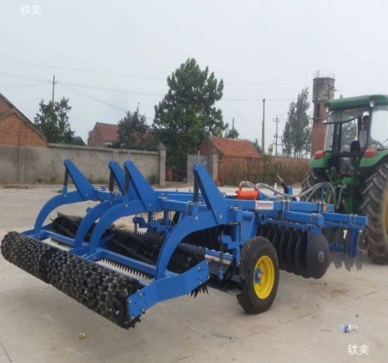 Агрегат почвообрабатывающий комбинированный тракторный