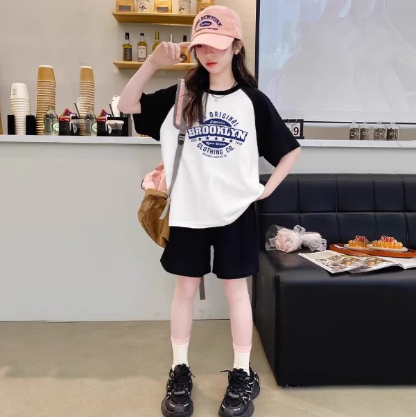 Детский комплект, футболка с шортами