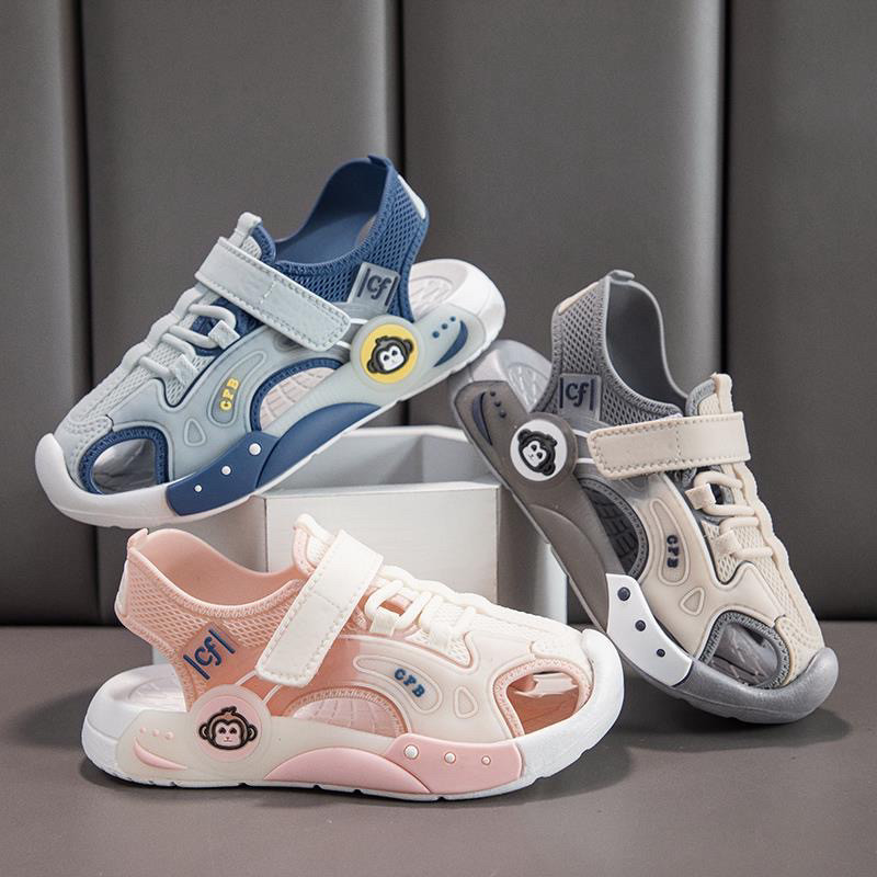 Сандалии детские с закрытым носком