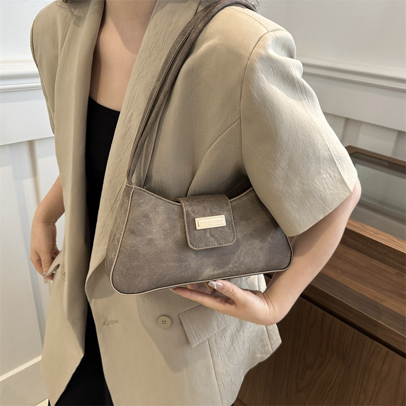 Сумка-багет женская