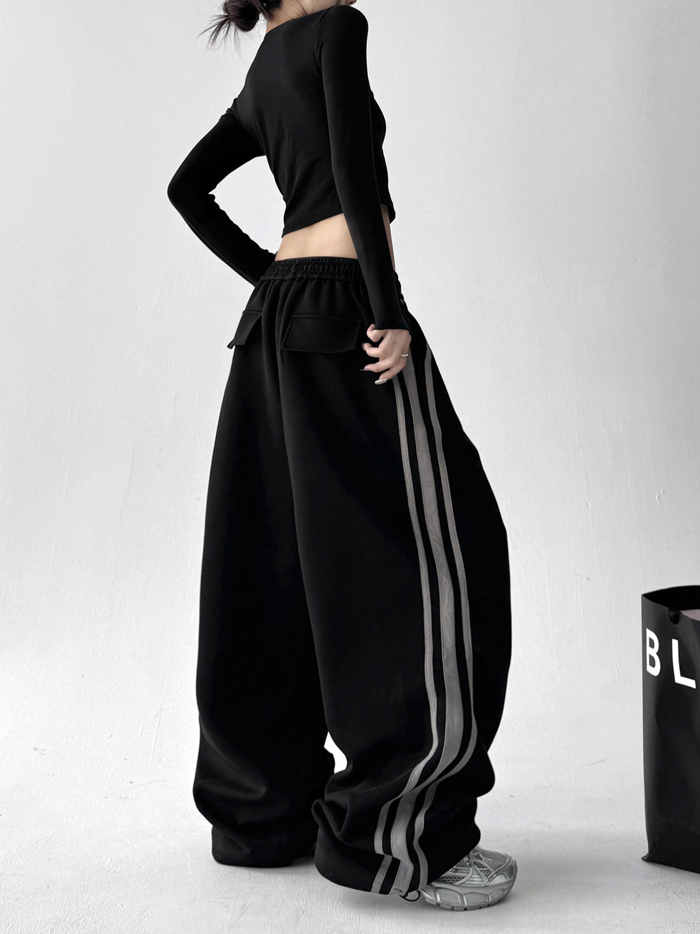 Спортивные штаны оверсайз